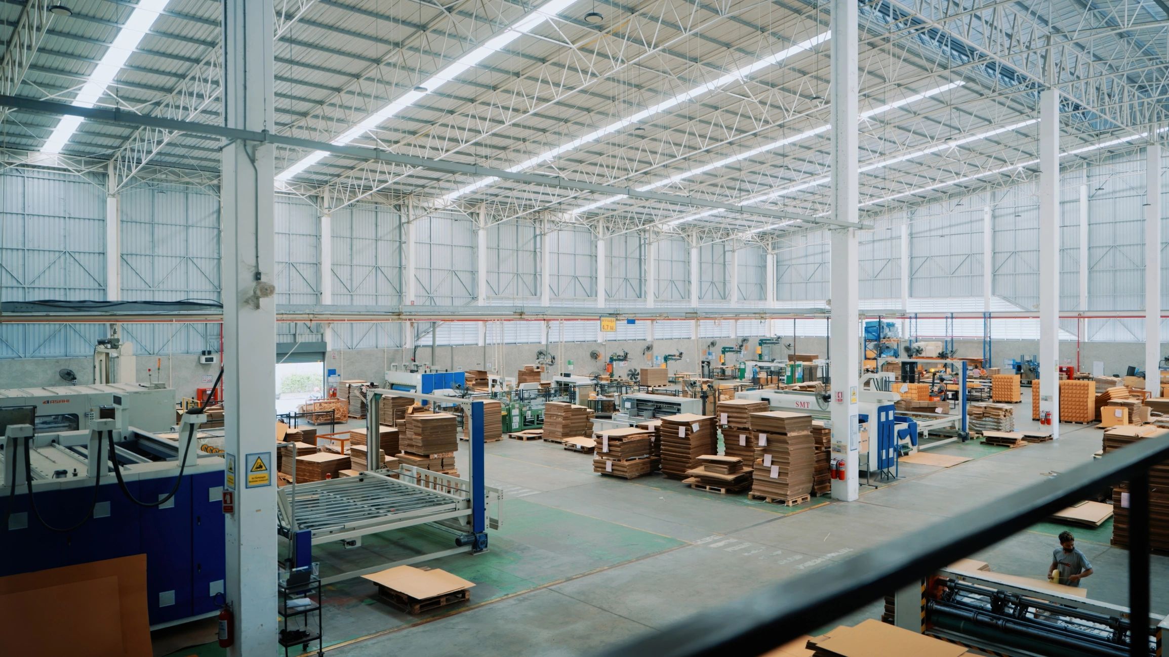 Modern packaging warehouse and production environment